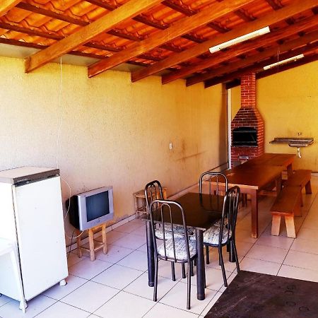 Otima Casa Caldas Novas 2 Km Do Centro Para Ate 14 Pesssoas Com Piscina Aquecida, Churrrasqueira, Wifi Exterior foto
