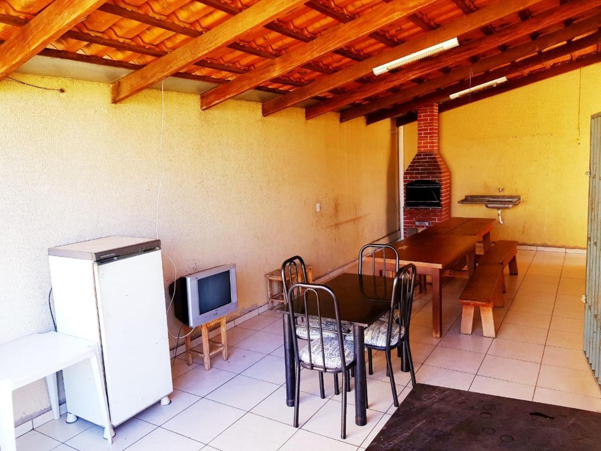 Otima Casa Caldas Novas 2 Km Do Centro Para Ate 14 Pesssoas Com Piscina Aquecida, Churrrasqueira, Wifi Exterior foto