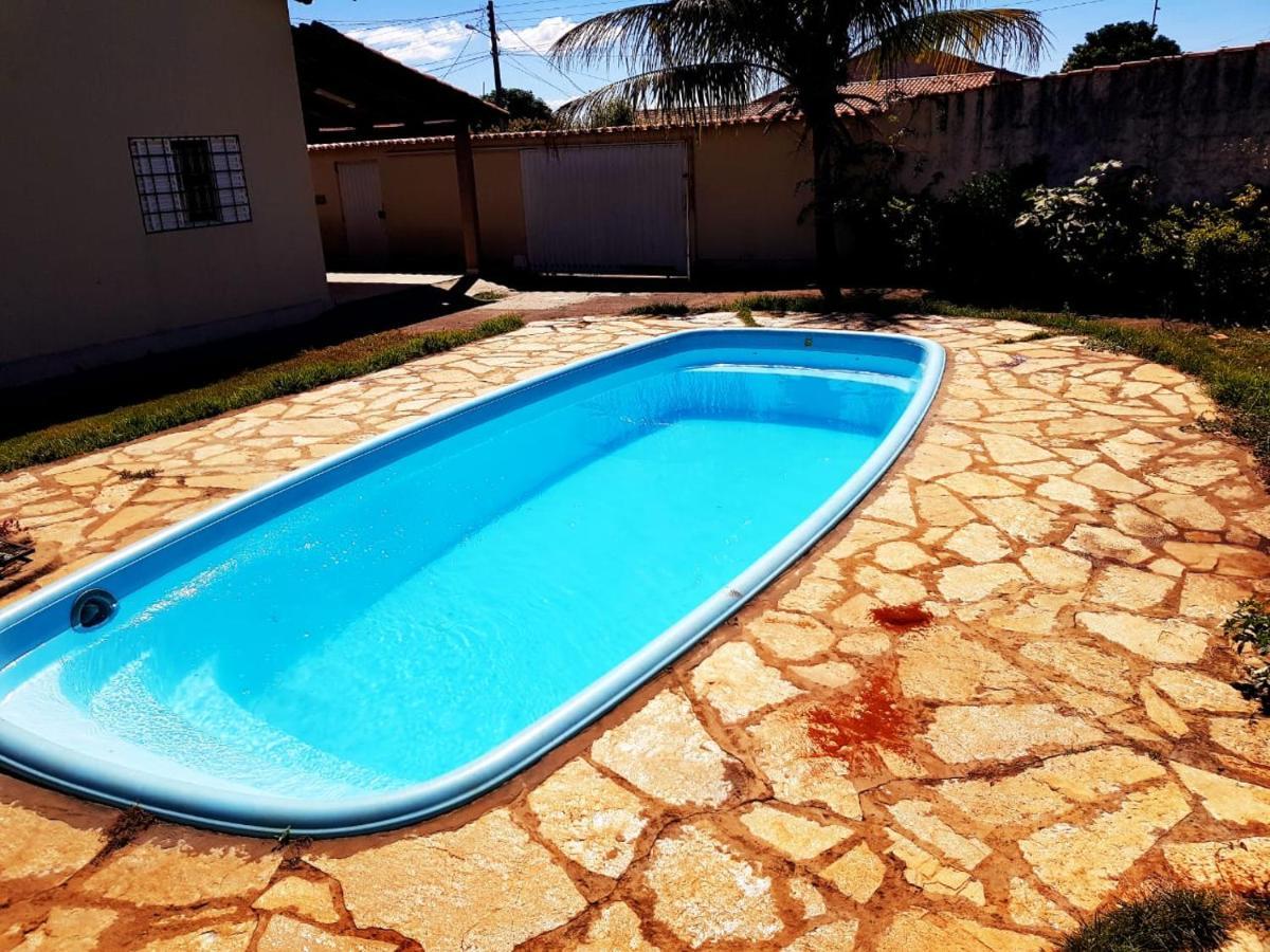 Otima Casa Caldas Novas 2 Km Do Centro Para Ate 14 Pesssoas Com Piscina Aquecida, Churrrasqueira, Wifi Exterior foto