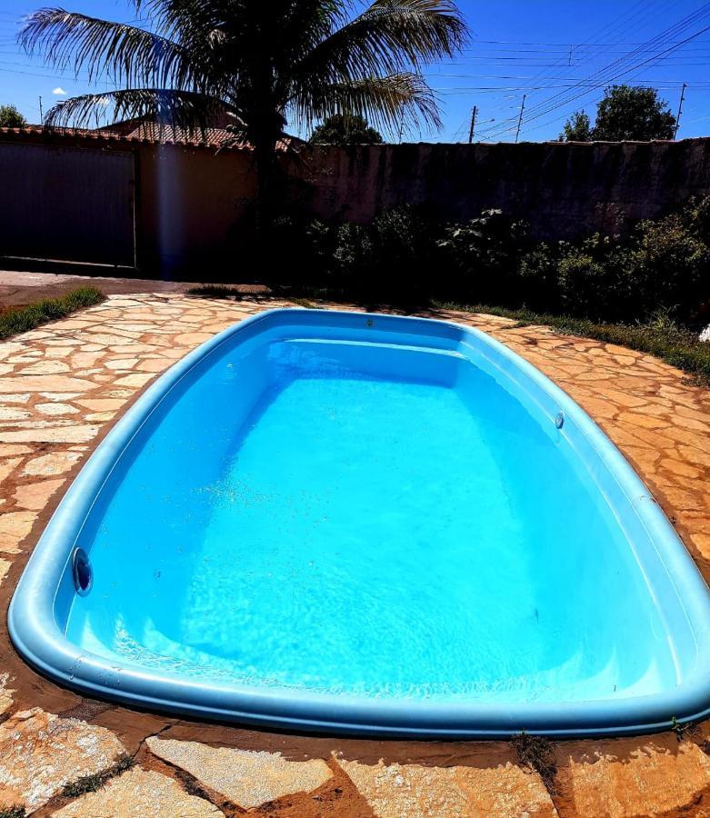 Otima Casa Caldas Novas 2 Km Do Centro Para Ate 14 Pesssoas Com Piscina Aquecida, Churrrasqueira, Wifi Exterior foto