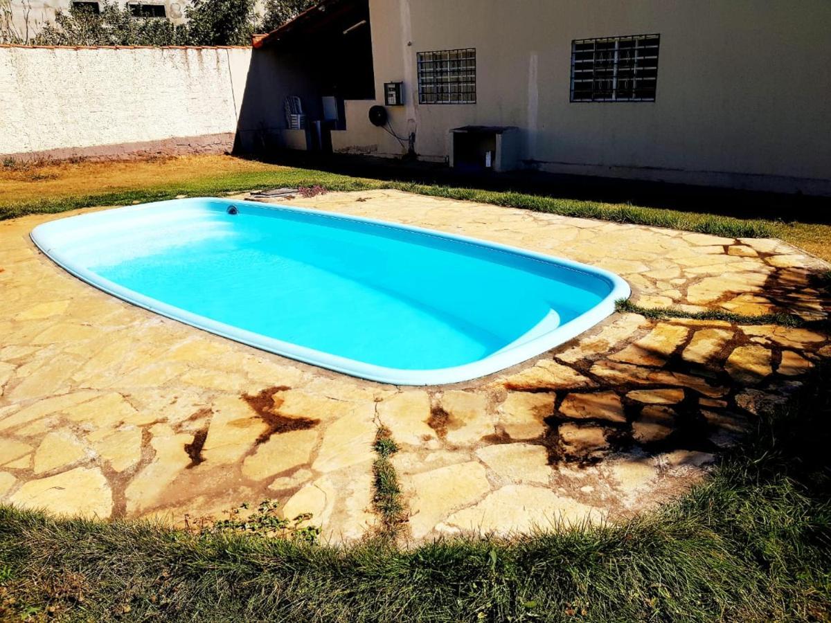 Otima Casa Caldas Novas 2 Km Do Centro Para Ate 14 Pesssoas Com Piscina Aquecida, Churrrasqueira, Wifi Exterior foto