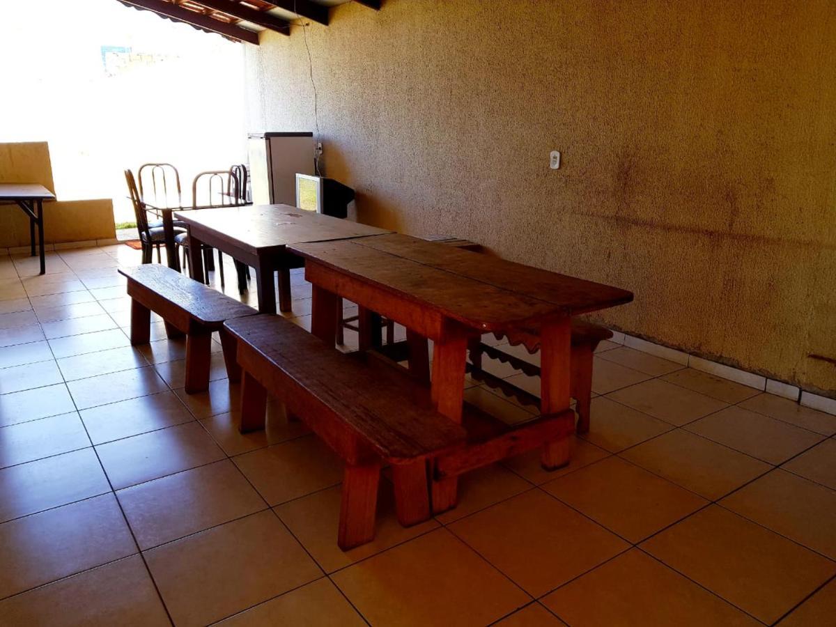 Otima Casa Caldas Novas 2 Km Do Centro Para Ate 14 Pesssoas Com Piscina Aquecida, Churrrasqueira, Wifi Exterior foto